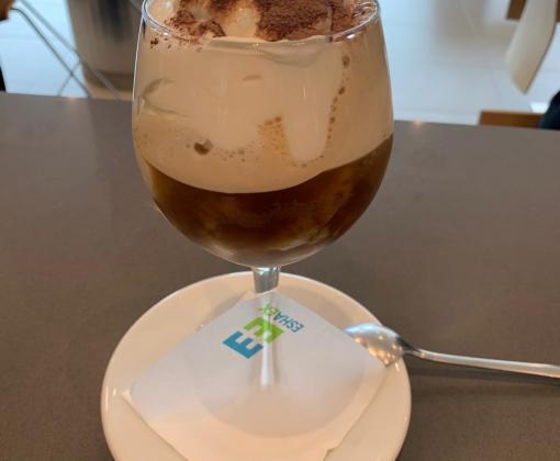 Café blanco y negro